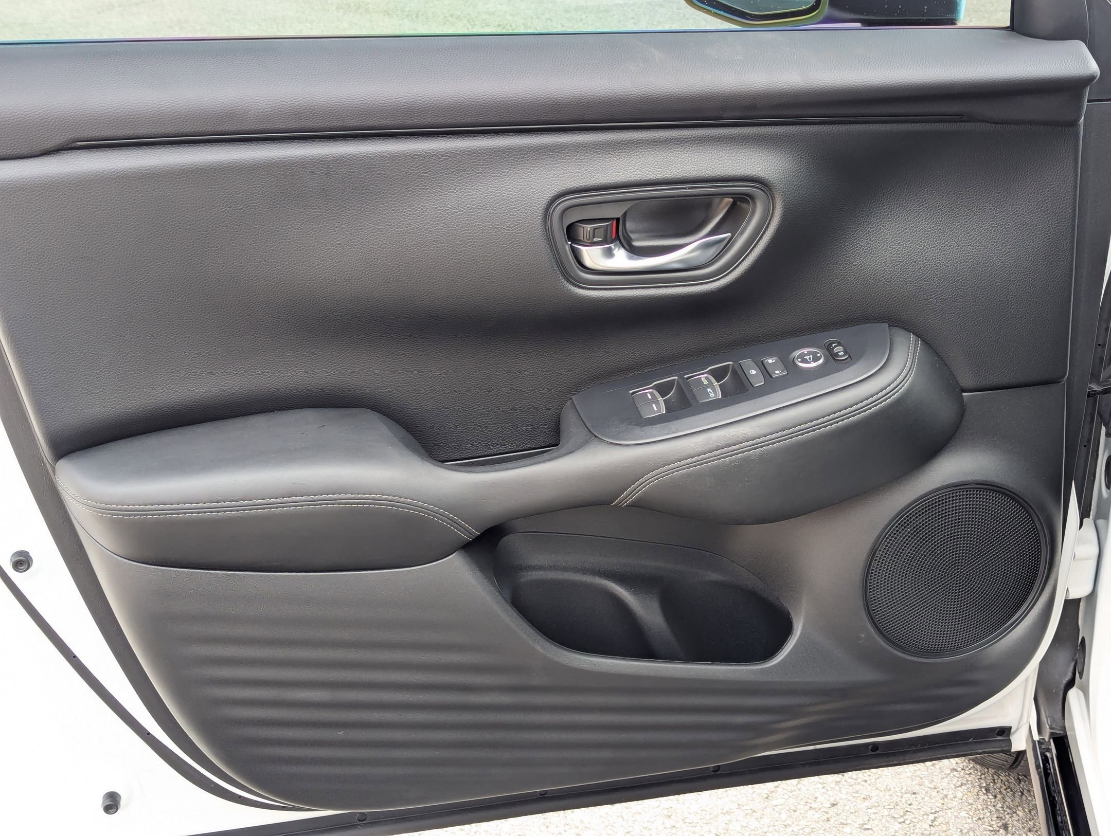 Used 2026 Honda HR-V EX-L image 11