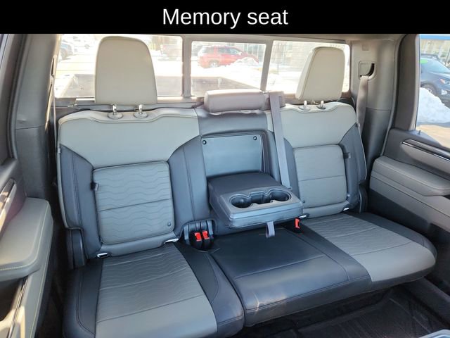 Used 2025 Chevrolet Silverado 2500 ZR2 w/ Technology Package image 32