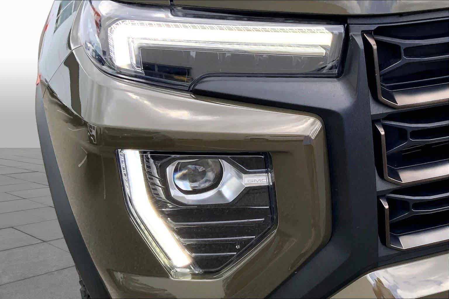 Used 2024 GMC Canyon AT4X AWD/4WD image 26