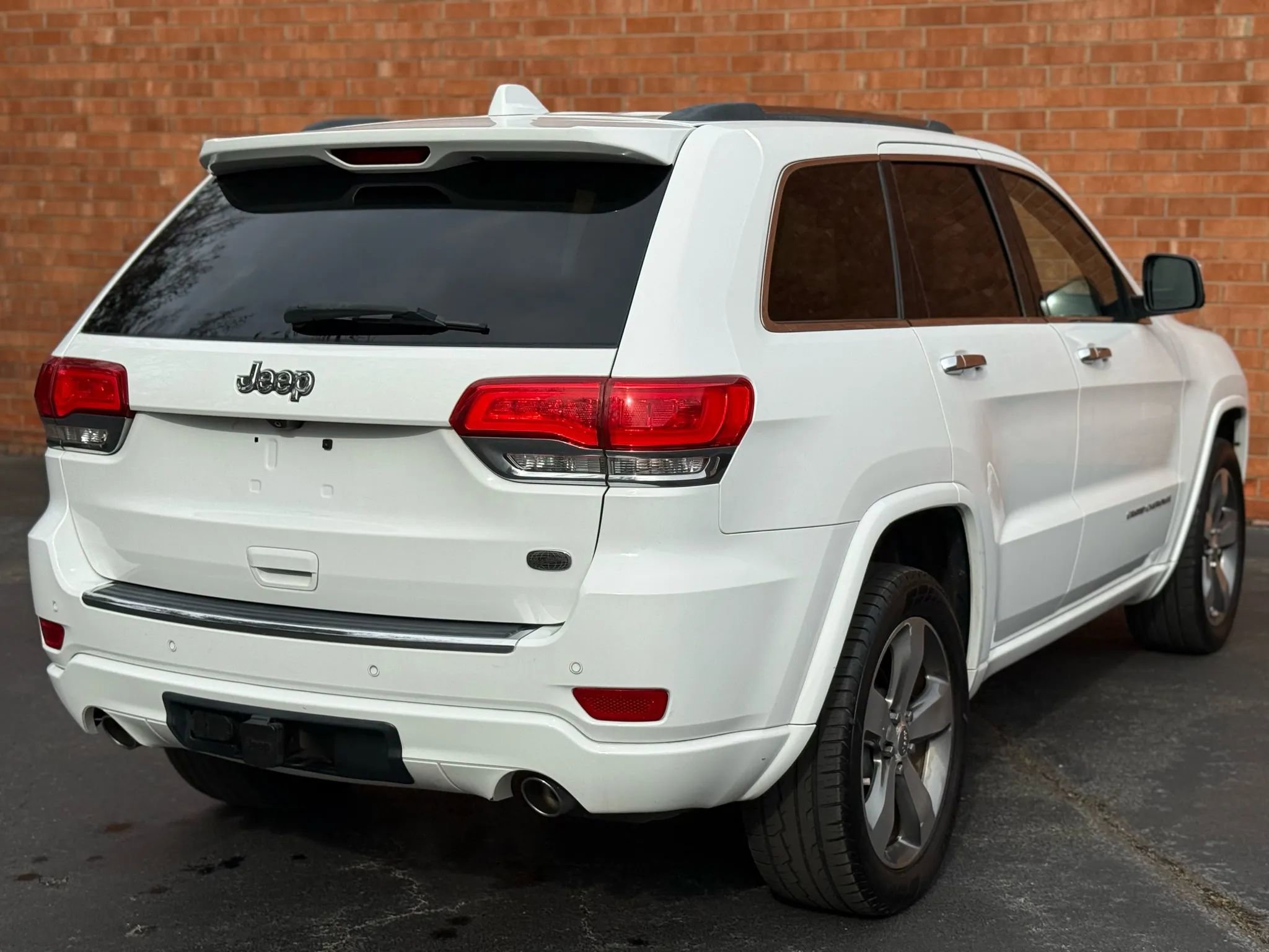 Used 2015 Jeep Grand Cherokee Overland w/ Advanced Technology Group image 10