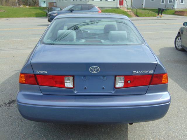 Used 2000 Toyota Camry LE FWD image 9