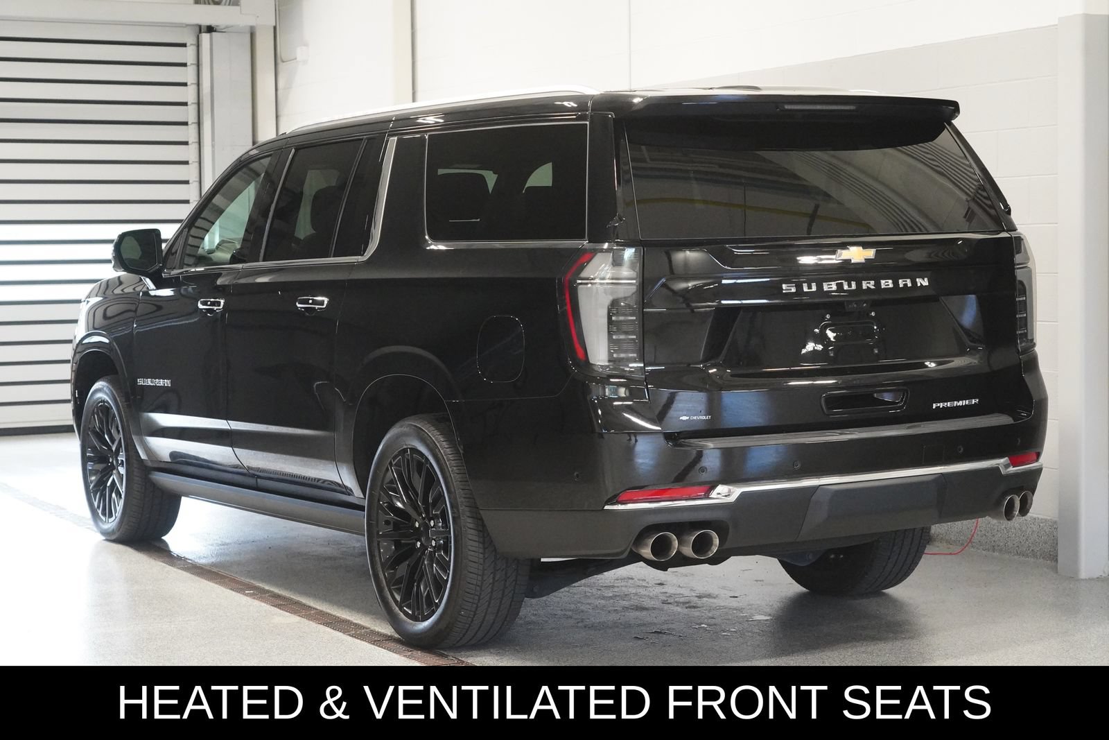 Used 2025 Chevrolet Suburban Premier AWD/4WD image 4