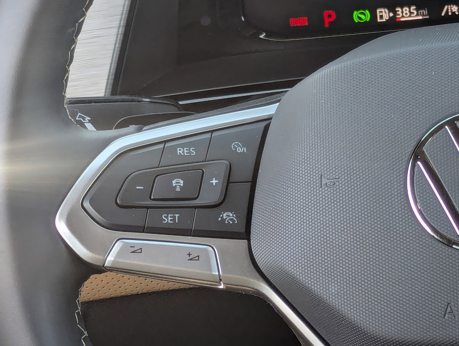 Used 2024 Volkswagen Atlas Cross Sport SE image 23