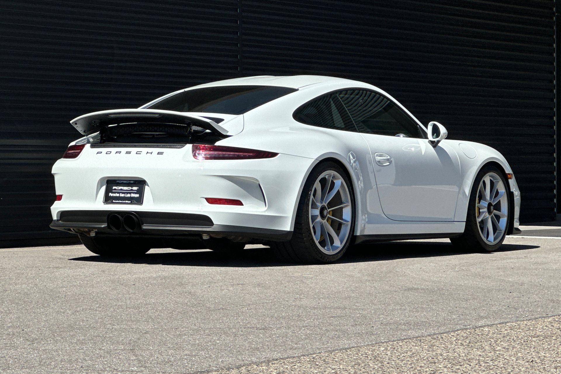 Certified 2016 Porsche 911 R RWD image 8