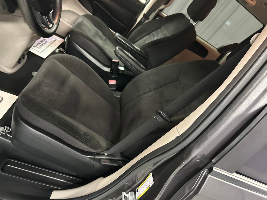 Used 2018 Dodge Grand Caravan SE image 11