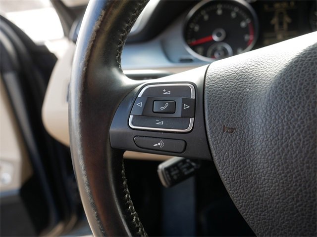 Used 2013 Volkswagen CC Lux image 25