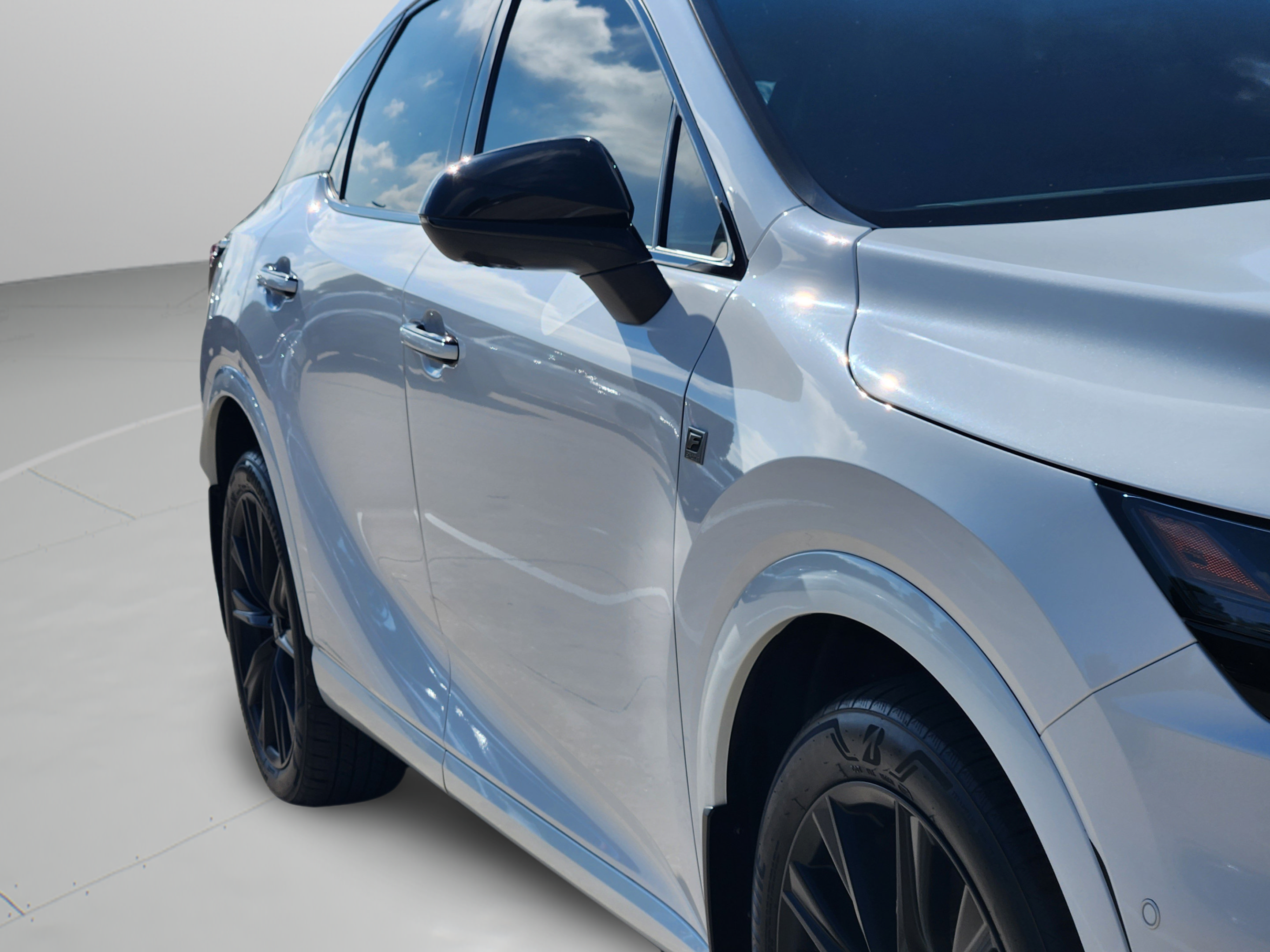 Used 2023 Lexus RX 500h F Sport w/ Cold Area Package AWD/4WD image 36