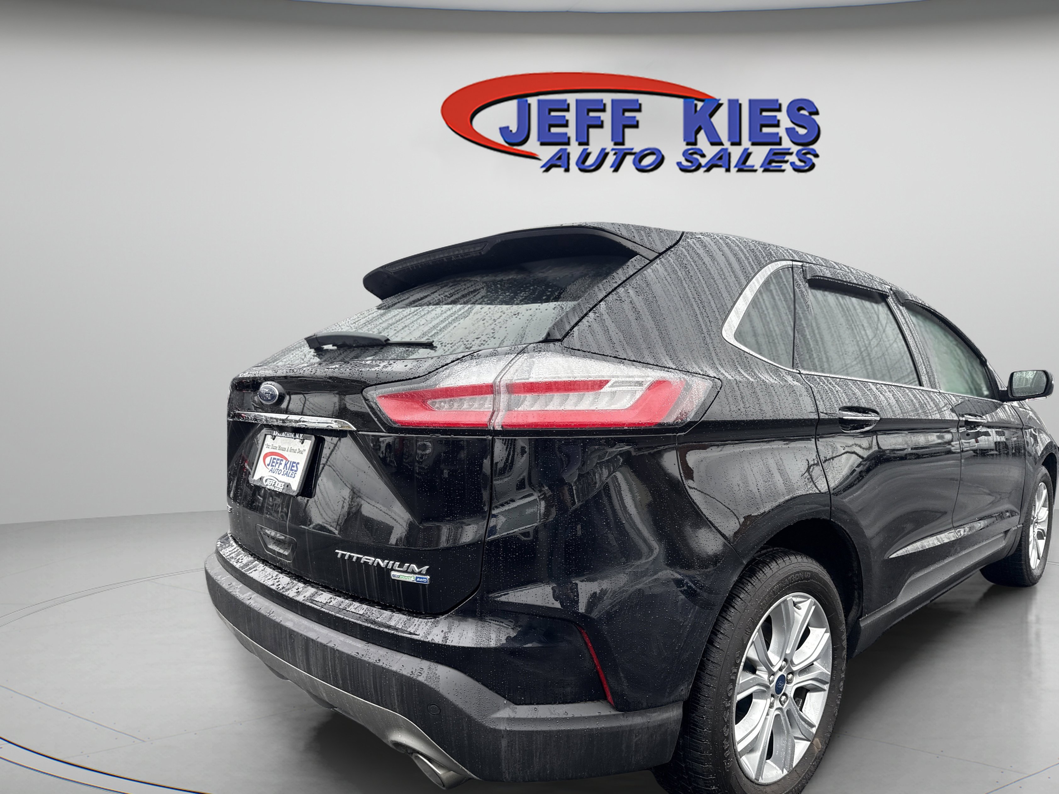 Used 2020 Ford Edge Titanium image 5