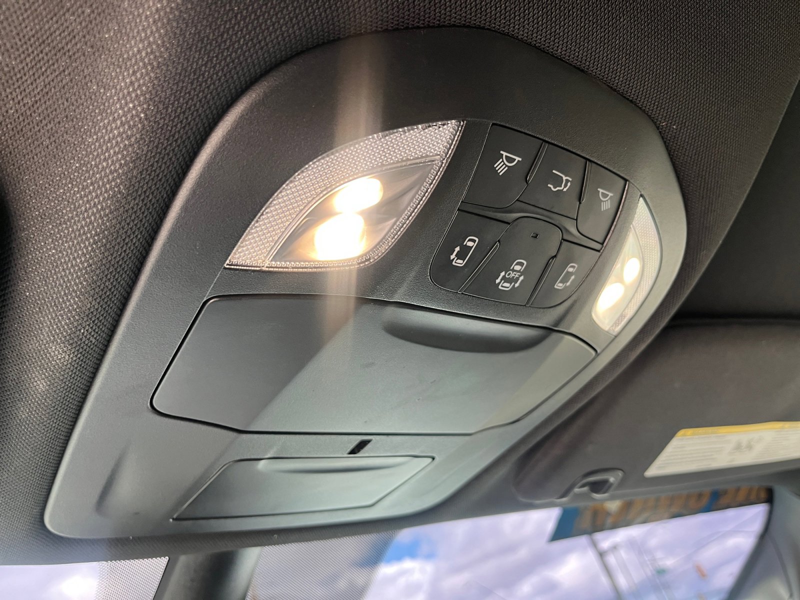 Used 2023 Chrysler Pacifica Touring-L w/ S Appearance Package image 32