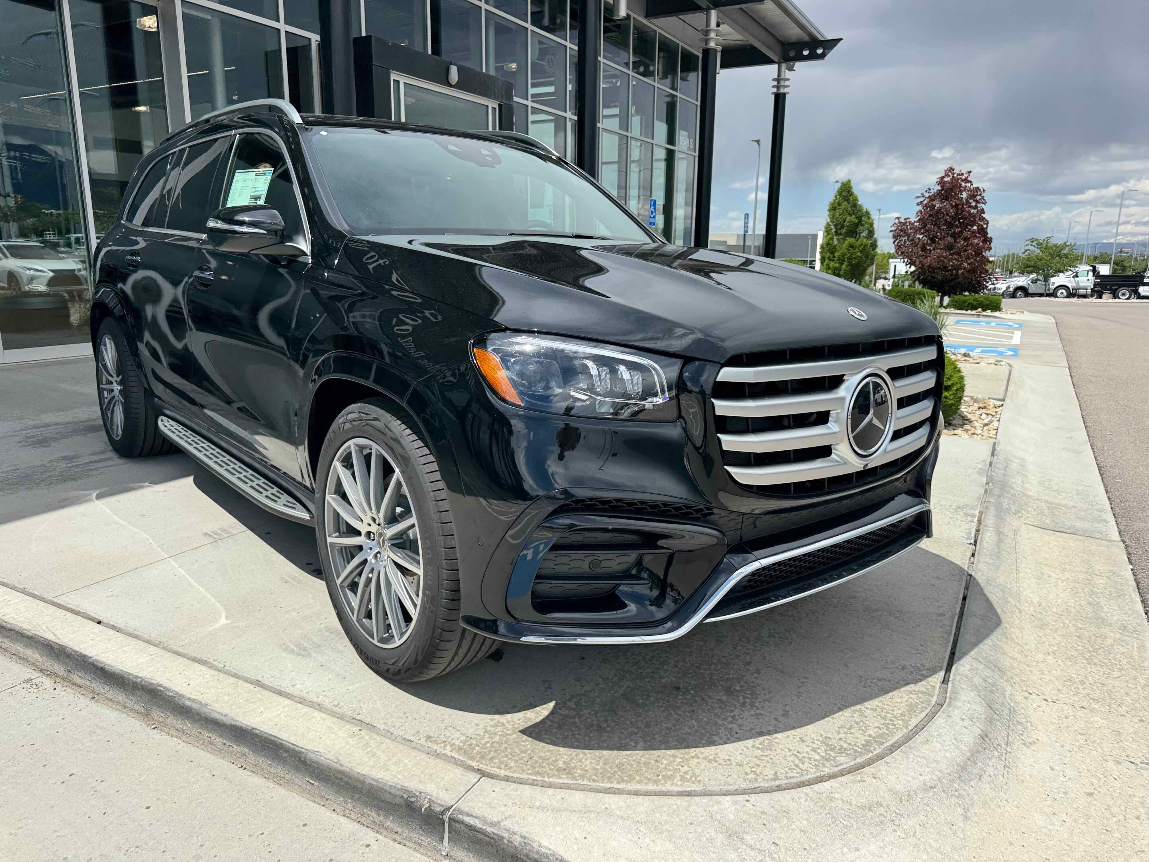 New 2025 Mercedes-Benz GLS 580 4MATIC image 11