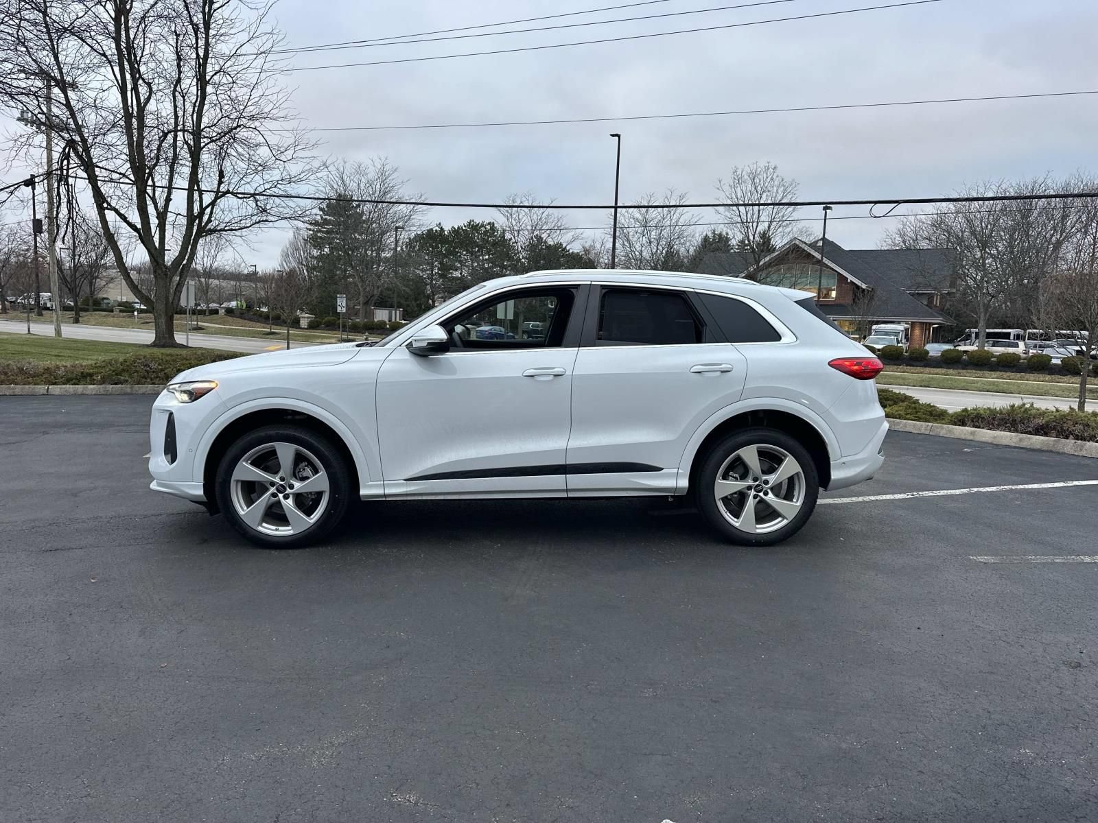 Used 2025 Audi Q5 Premium Plus AWD/4WD image 4