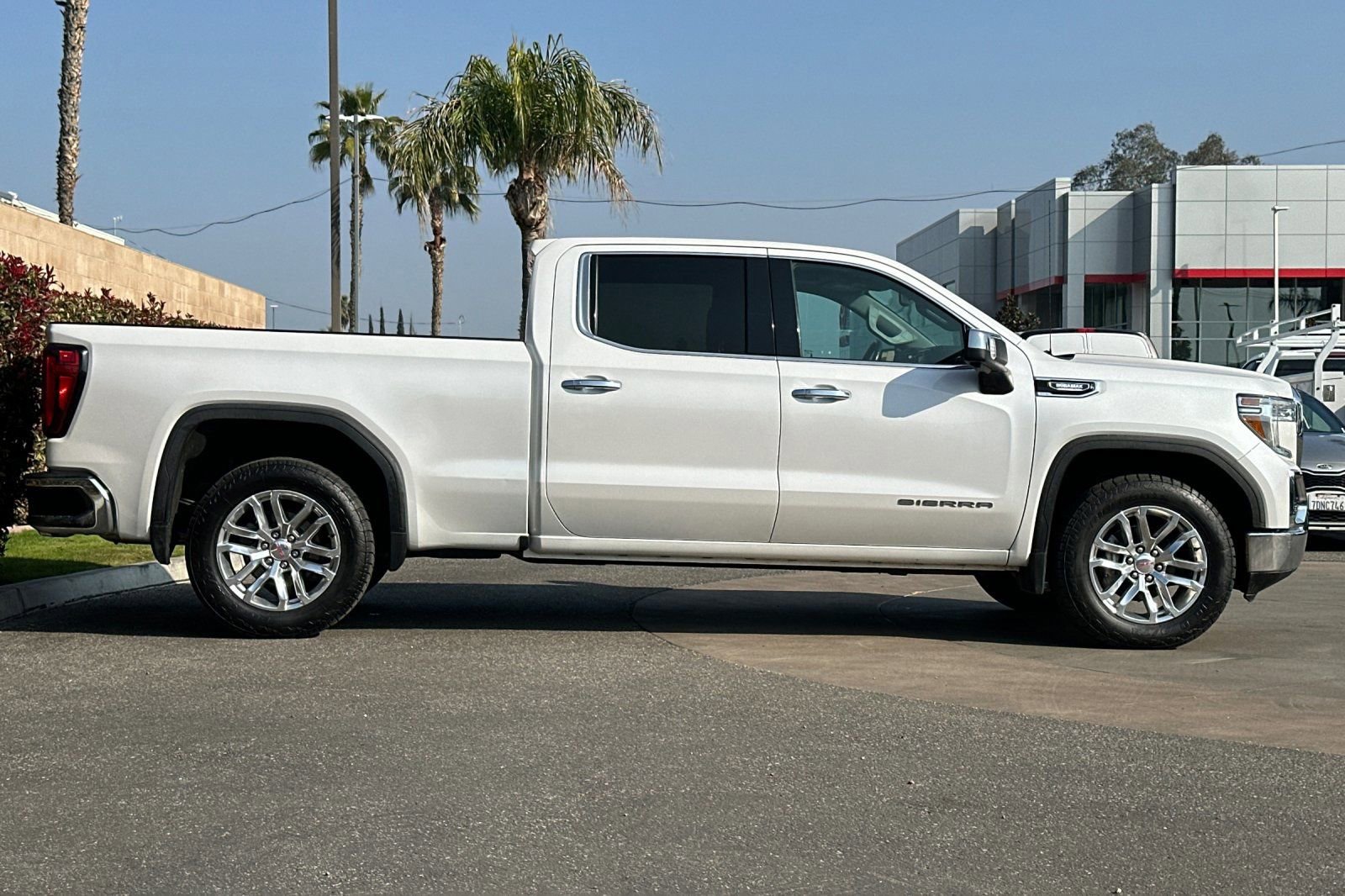 Certified 2021 GMC Sierra 1500 SLT image 3