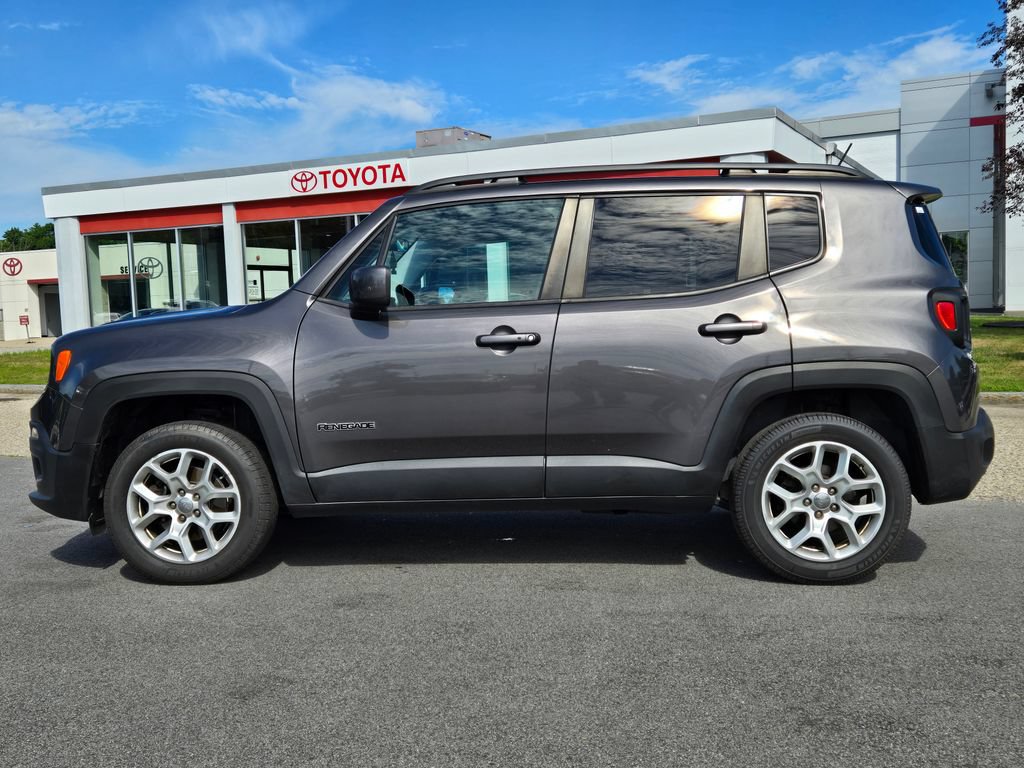 Used 2017 Jeep Renegade Latitude w/ Cold Weather Group AWD/4WD image 2