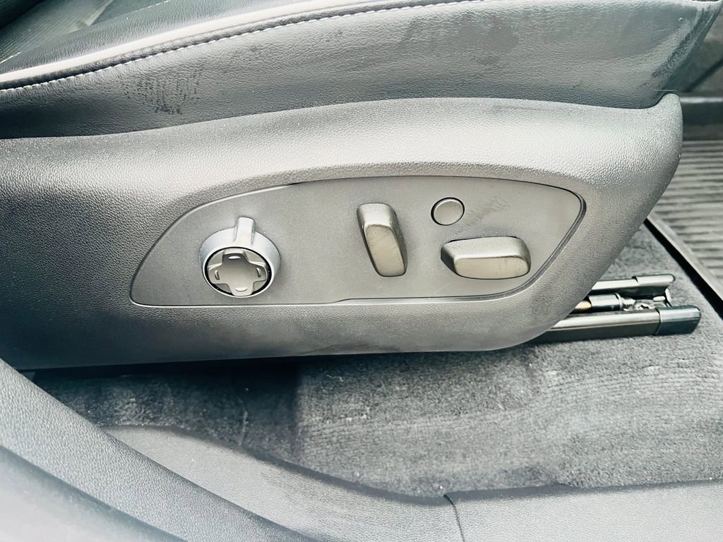 Used 2025 Buick Enclave Avenir w/ Super Cruise Package image 26