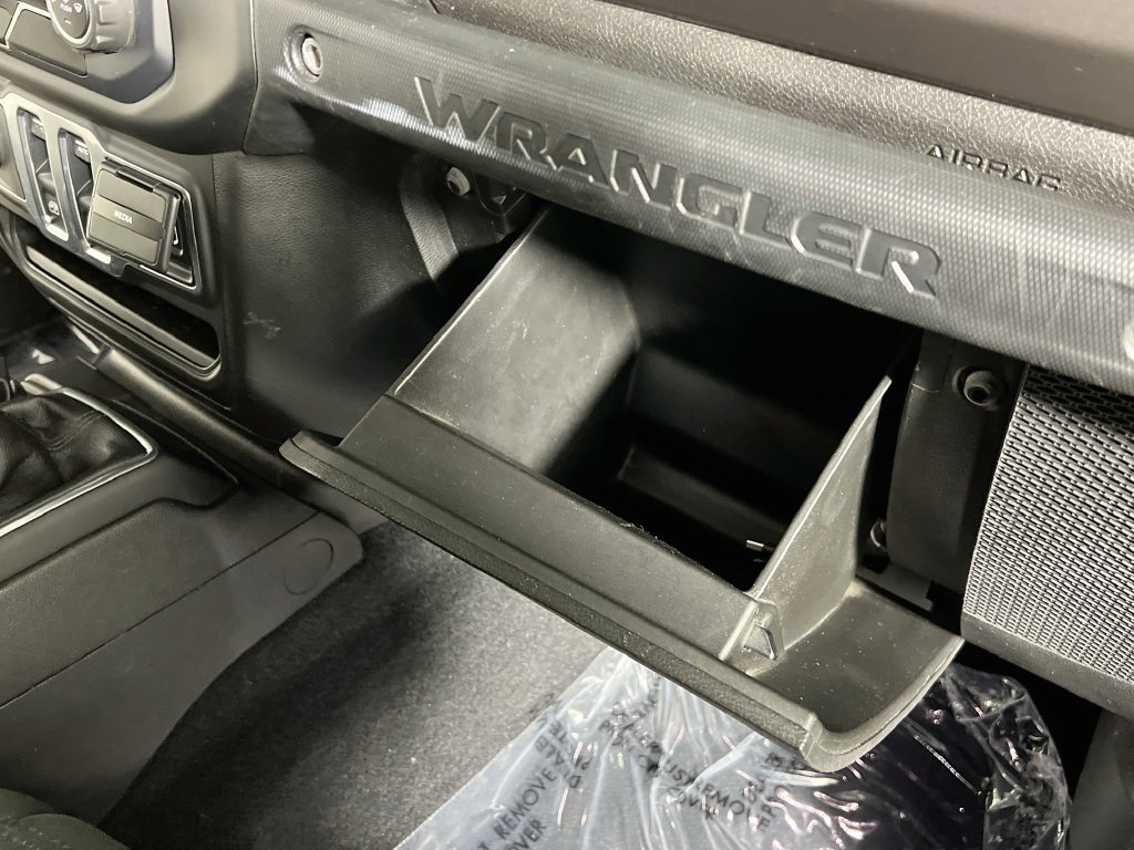 Used 2018 Jeep Wrangler Sport AWD/4WD image 31