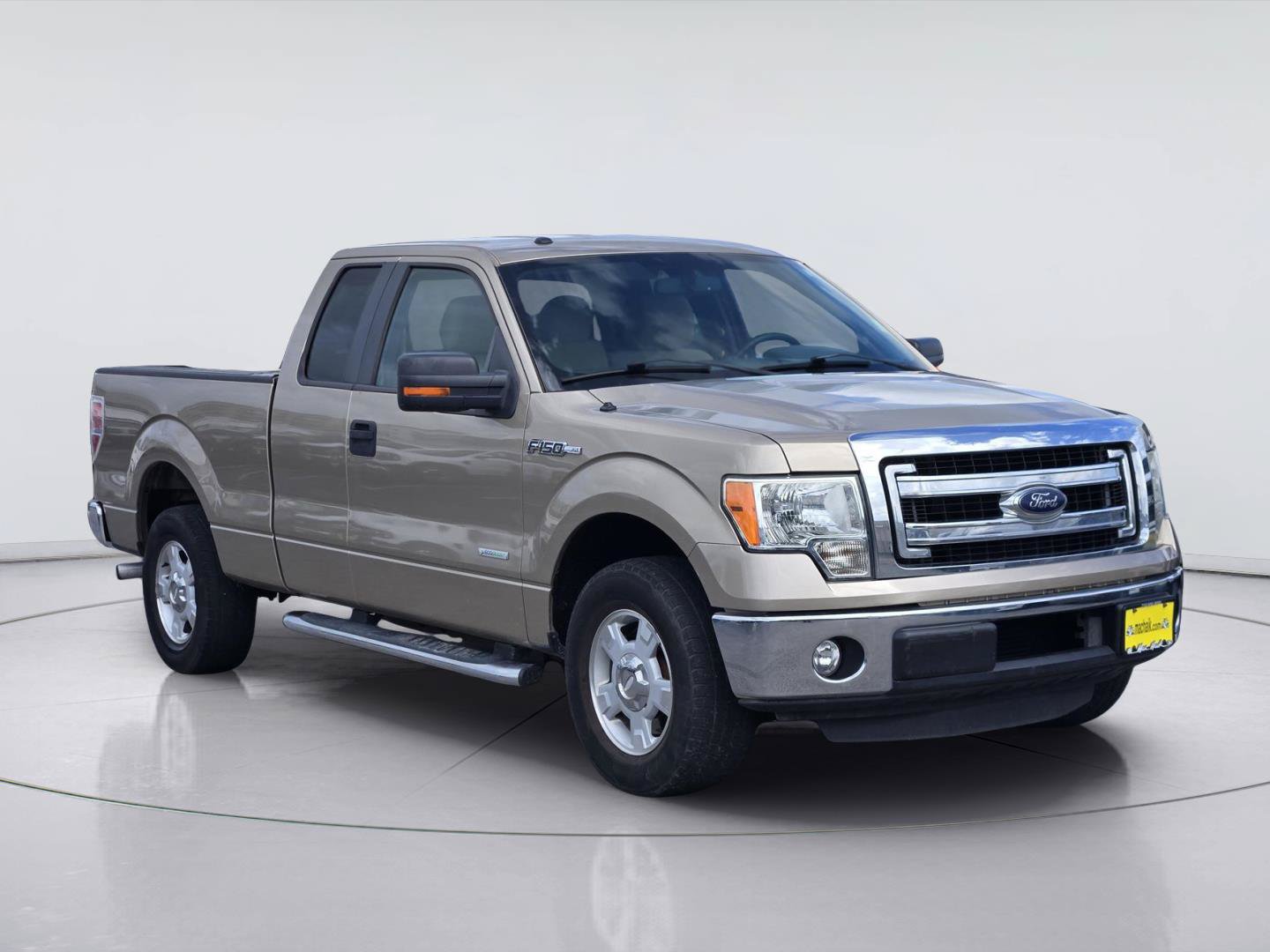 Used 2013 Ford F150 XLT w/ Mid Equipment Group RWD image 3