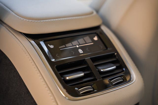 New 2026 Volvo XC90 T8 Ultra w/ Protection Package Premier image 34