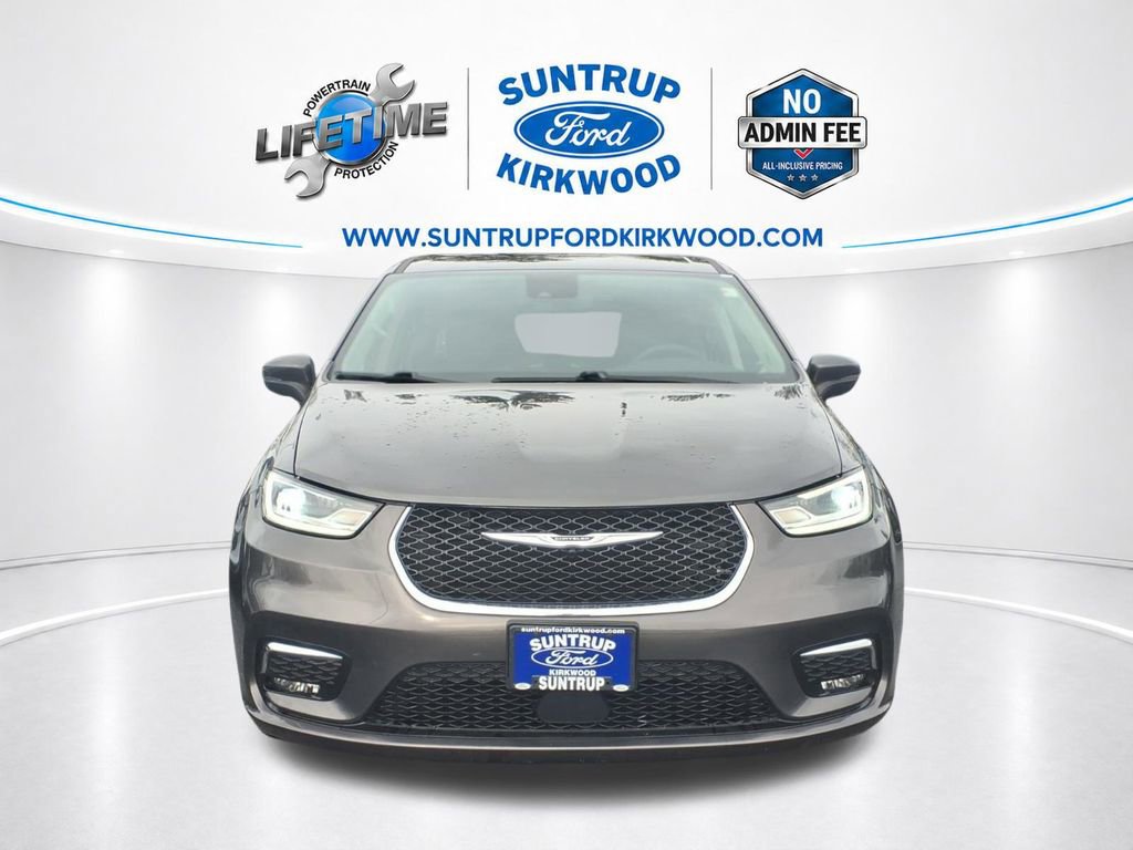 Used 2023 Chrysler Pacifica Touring-L FWD image 32