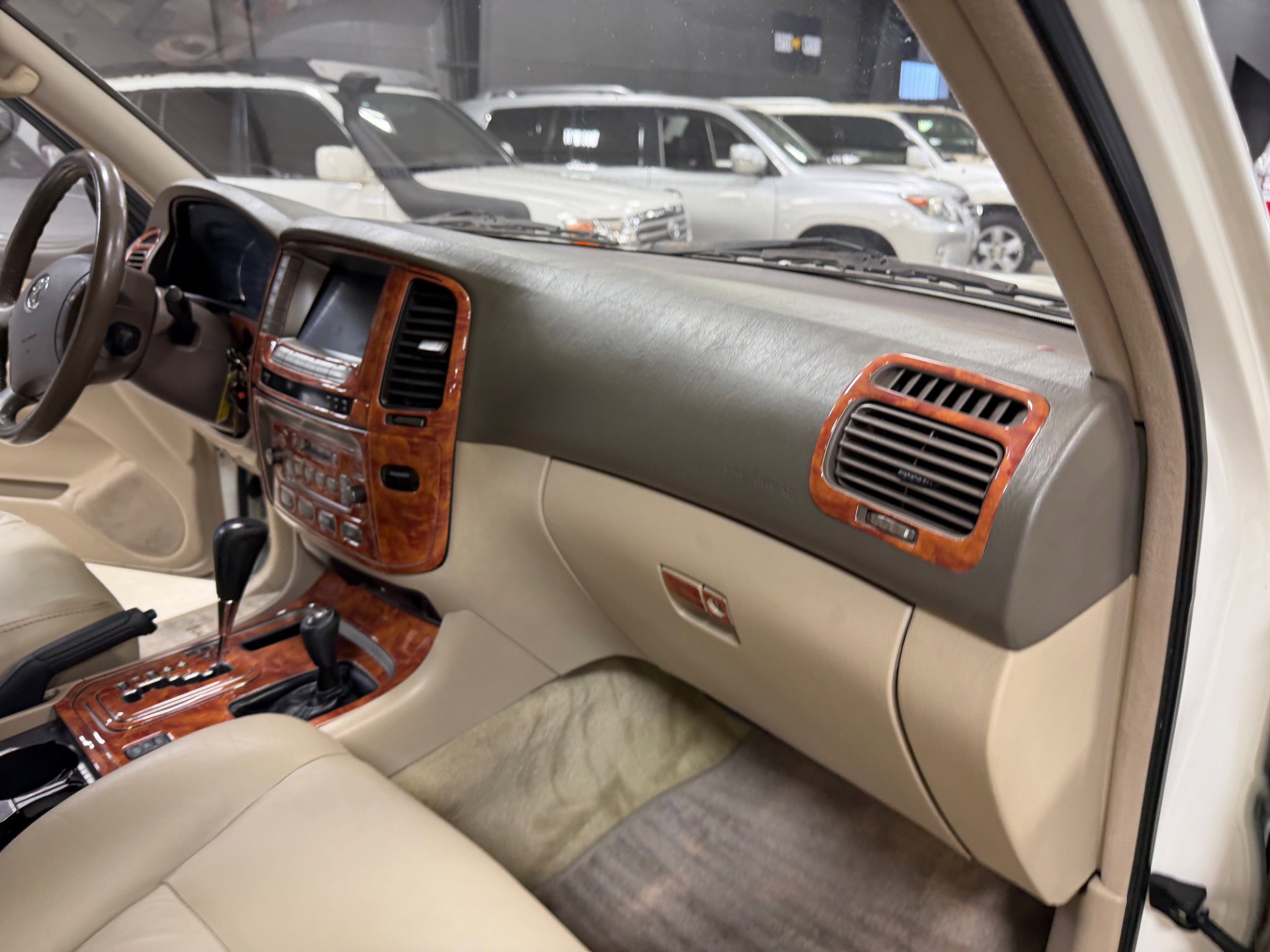 Used 2004 Toyota Land Cruiser image 24