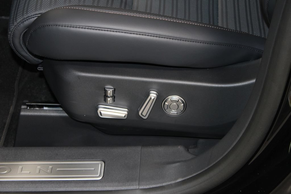 New 2026 Lincoln Nautilus Reserve AWD/4WD image 21