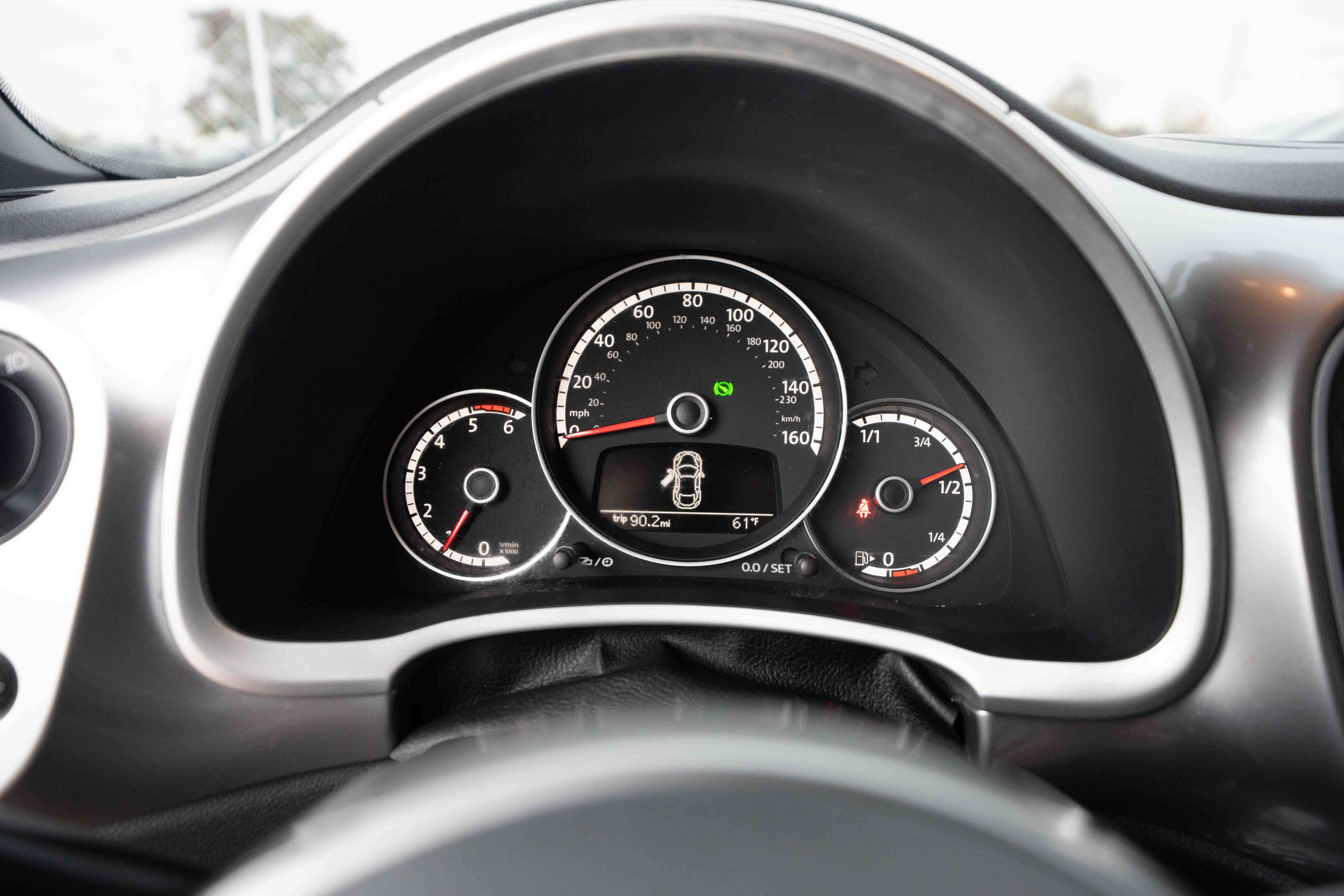 Used 2014 Volkswagen Beetle TDI FWD image 16