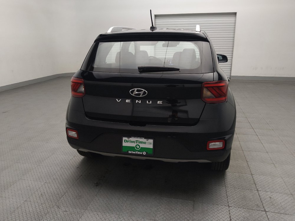 Used 2025 Hyundai Venue SEL FWD image 7