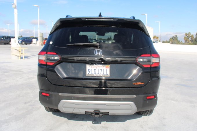 Used 2024 Honda Pilot TrailSport image 4