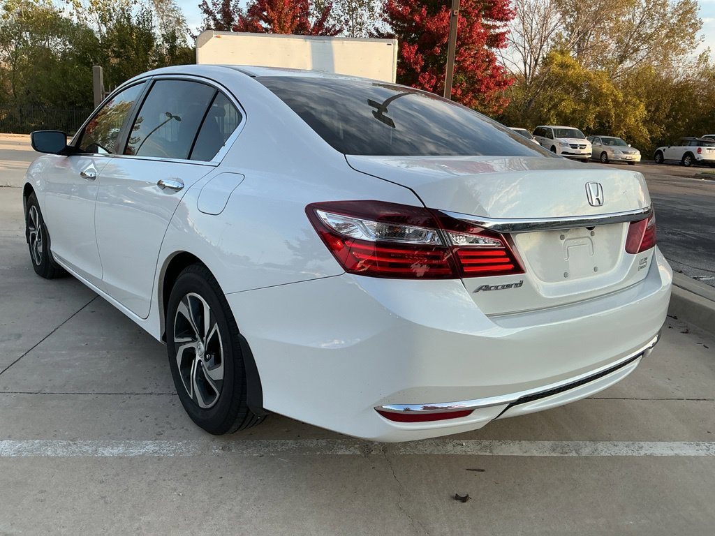 Used 2017 Honda Accord LX image 8