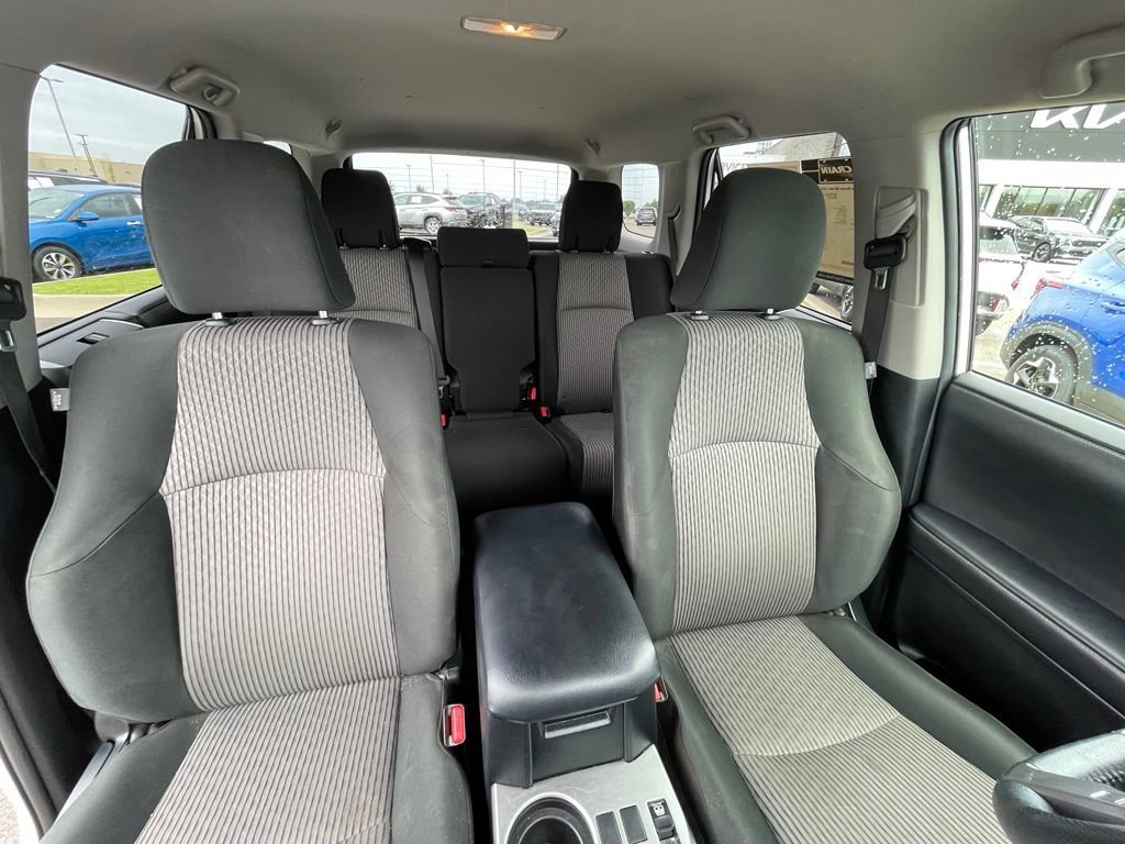 Used 2022 Toyota 4Runner SR5 AWD/4WD image 27
