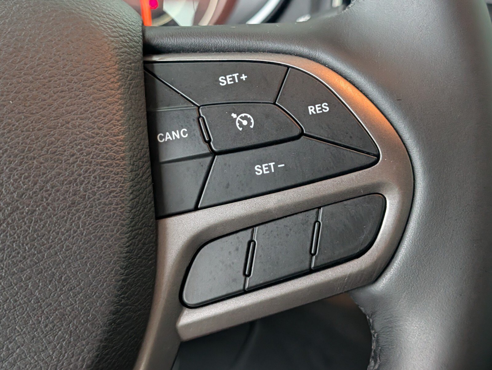 Used 2019 Jeep Cherokee Limited AWD/4WD image 20