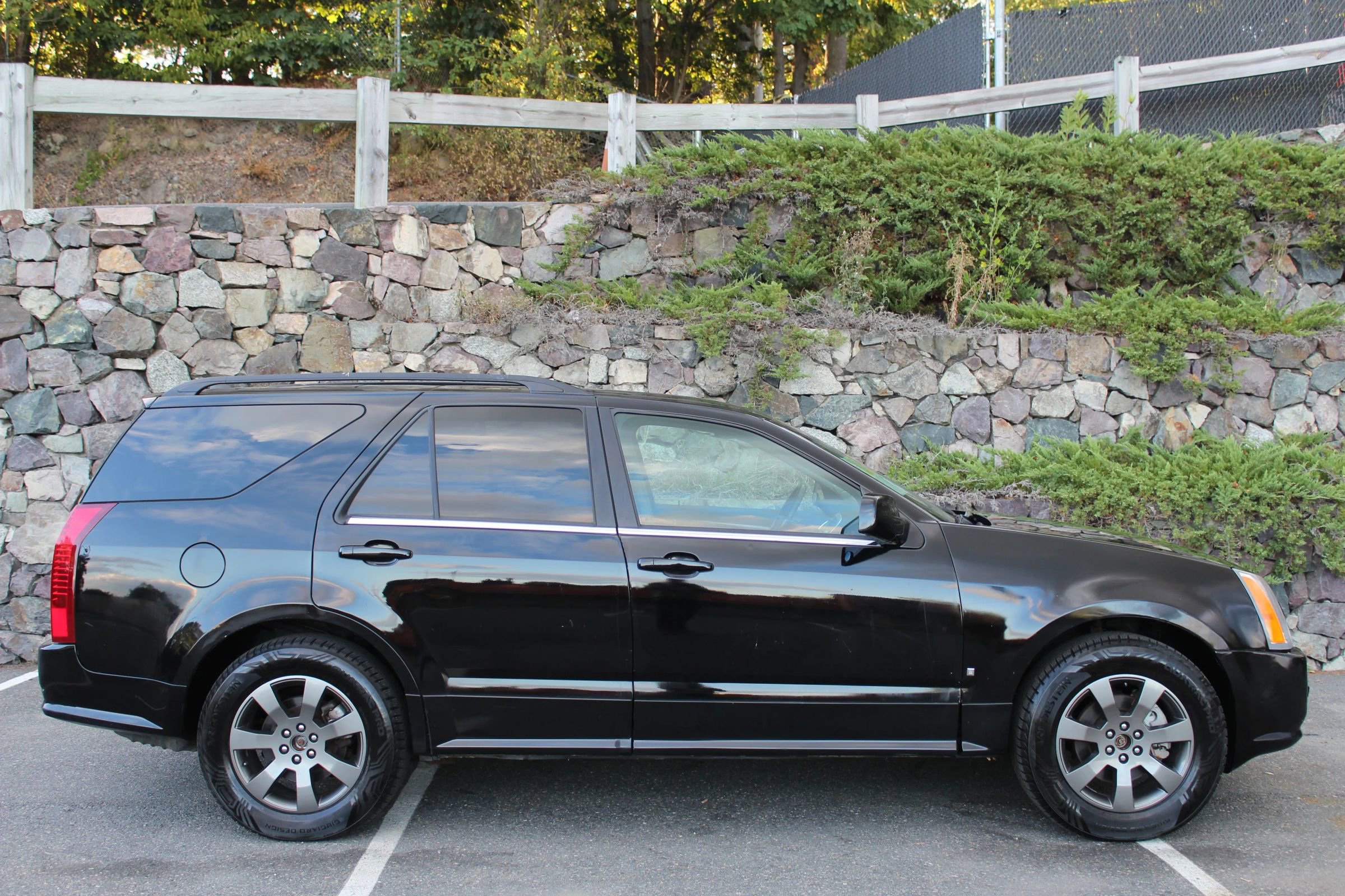 Used 2007 Cadillac SRX w/ Theater Package image 5