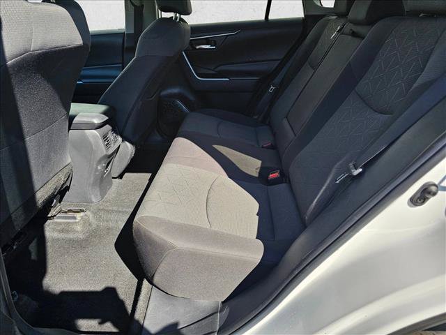 Used 2022 Toyota RAV4 XLE w/ XLE Grade Weather Package AWD/4WD image 18