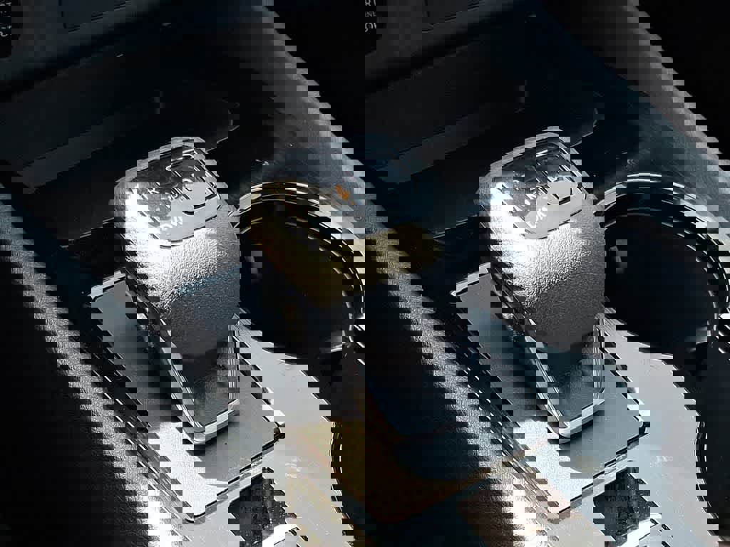 Used 2025 Nissan Rogue SV image 13