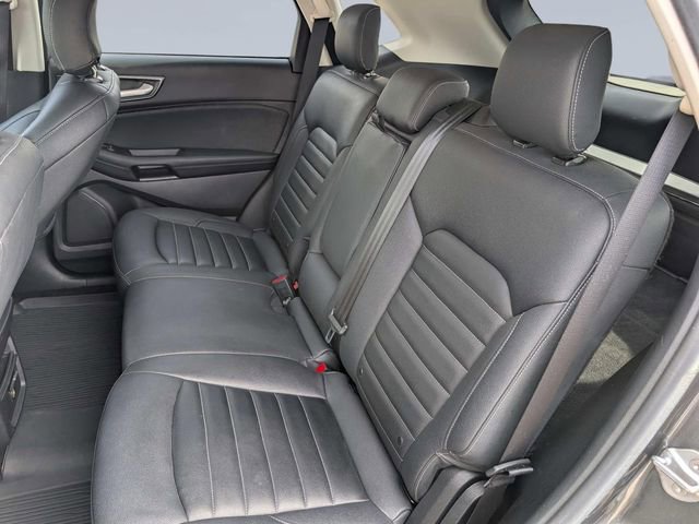 Used 2019 Ford Edge SE FWD image 16