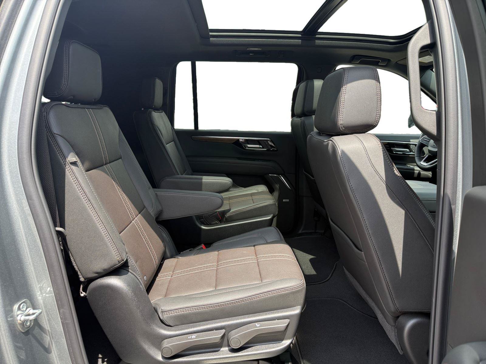 New 2026 Chevrolet Suburban High Country w/ Sun And Tow Package AWD/4WD image 27
