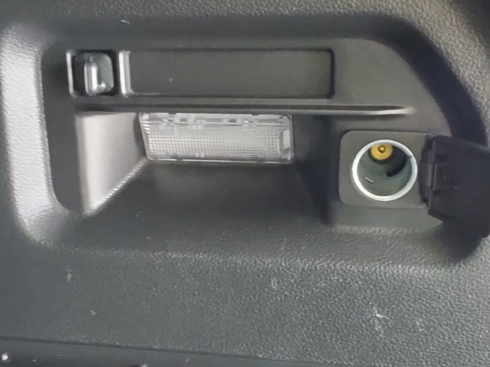 Used 2024 Ford Explorer XLT AWD/4WD image 34