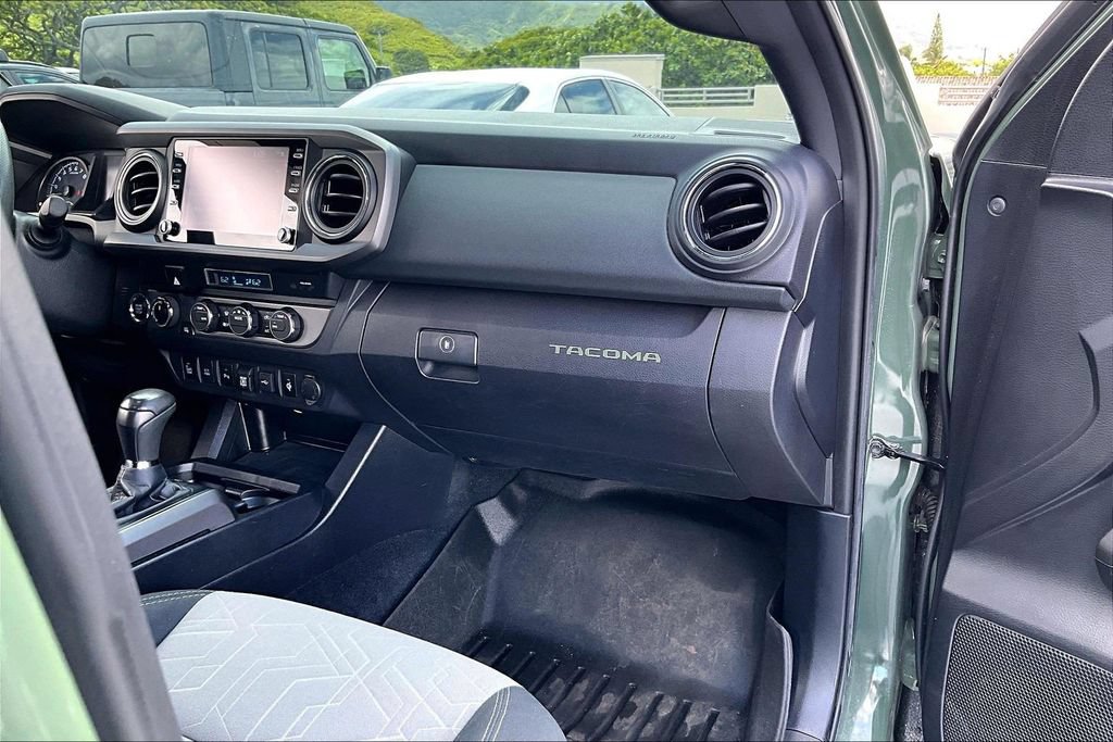 Used 2021 Toyota Tacoma SR AWD/4WD image 16