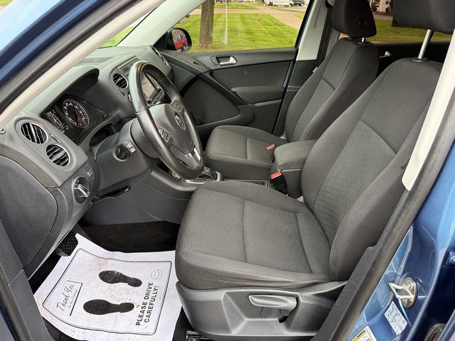 Used 2017 Volkswagen Tiguan Limited w/ Premium Package FWD image 9