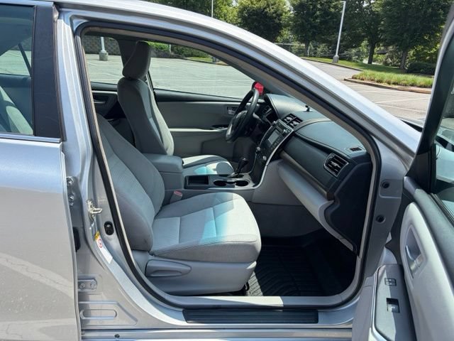Used 2016 Toyota Camry LE FWD image 24