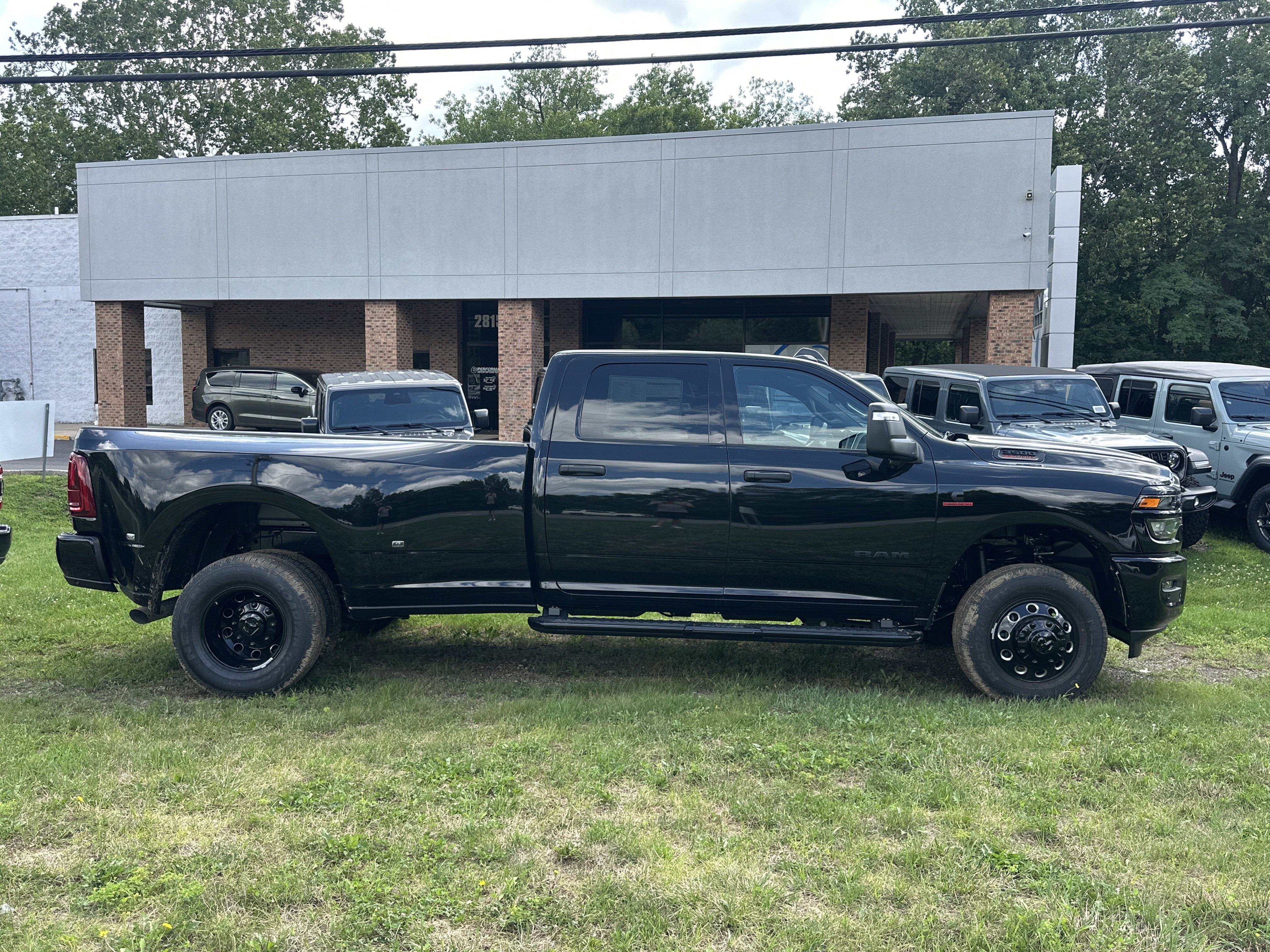 New 2026 RAM 3500 Big Horn AWD/4WD image 19