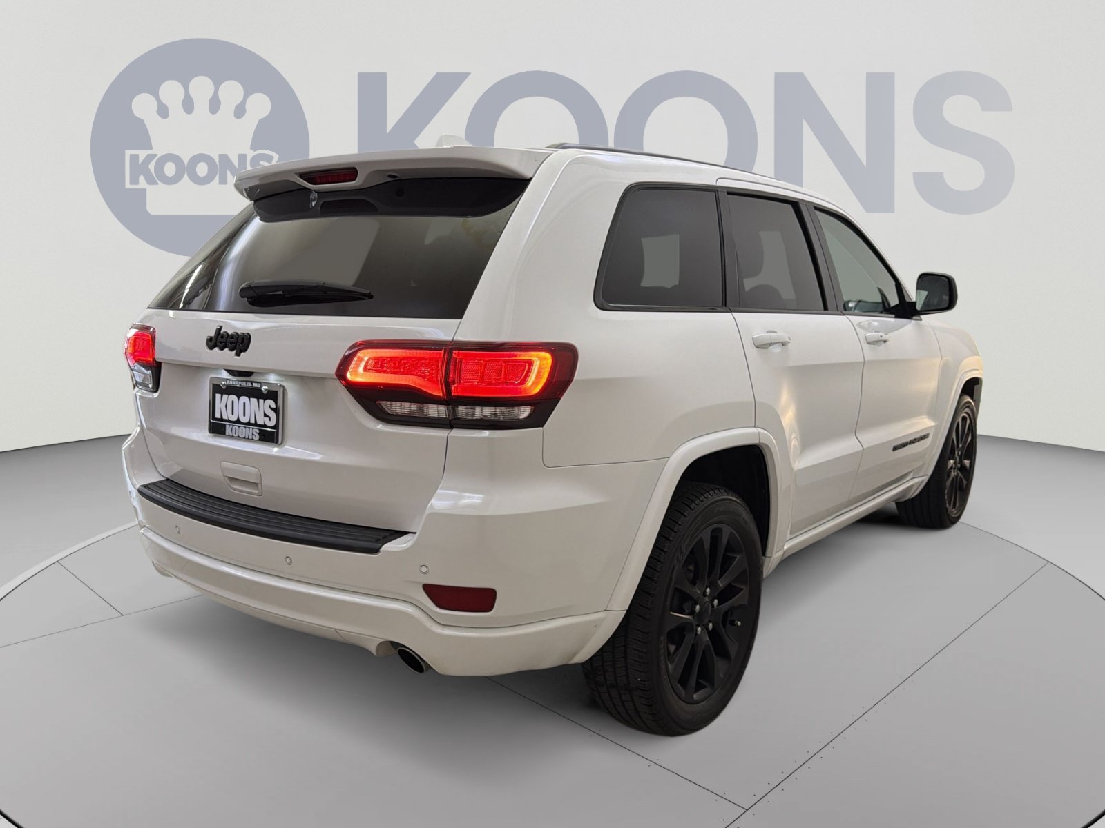 Used 2020 Jeep Grand Cherokee Altitude RWD image 11