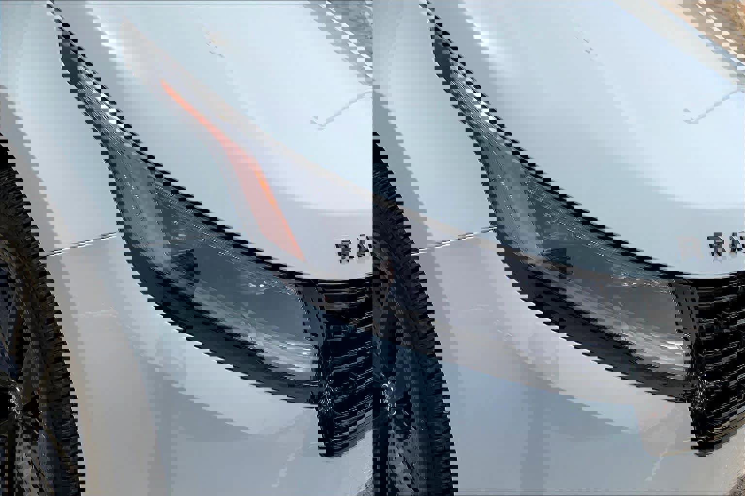 Used 2025 Land Rover Range Rover Velar Dynamic SE image 25