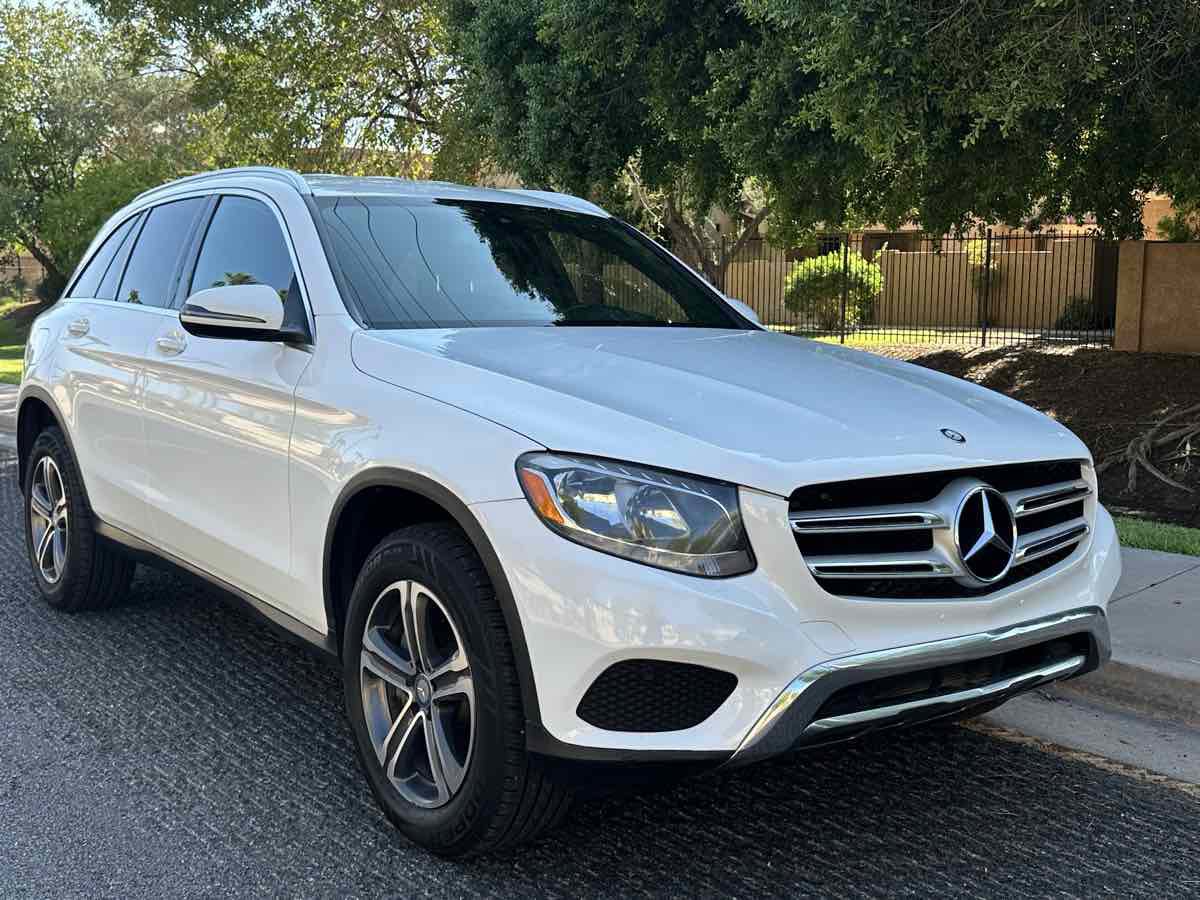 Used 2017 Mercedes-Benz GLC 300 image 2