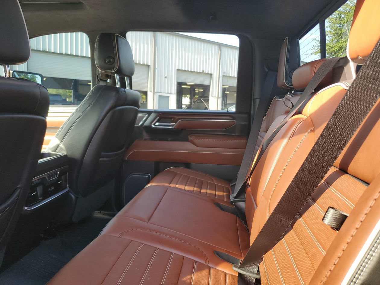 Used 2024 GMC Sierra 2500 Denali Ultimate AWD/4WD image 11
