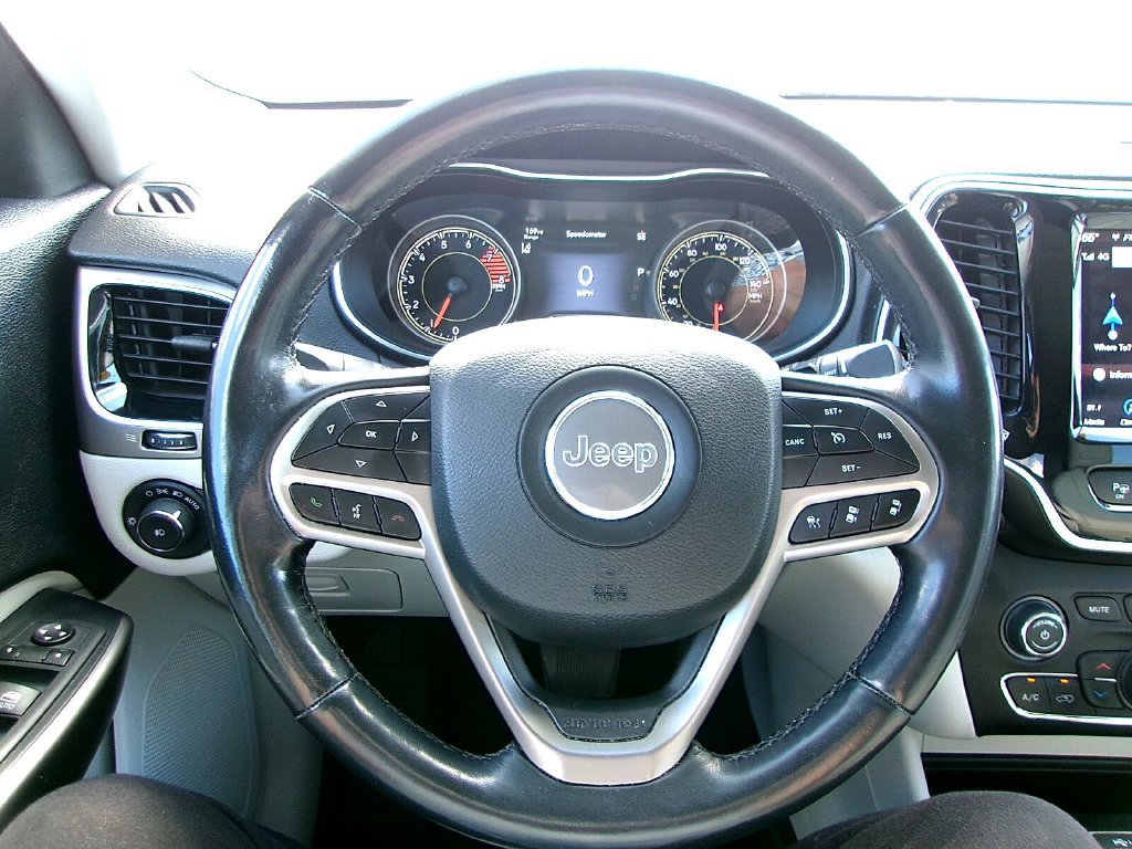 Used 2021 Jeep Cherokee Limited w/ Elite Package FWD image 8