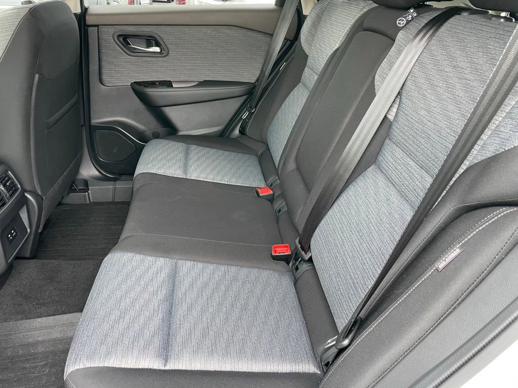 Certified 2023 Nissan Rogue SV AWD/4WD image 7