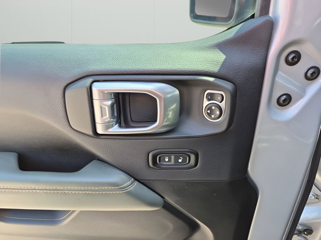 Used 2024 Jeep Wrangler High Altitude image 27