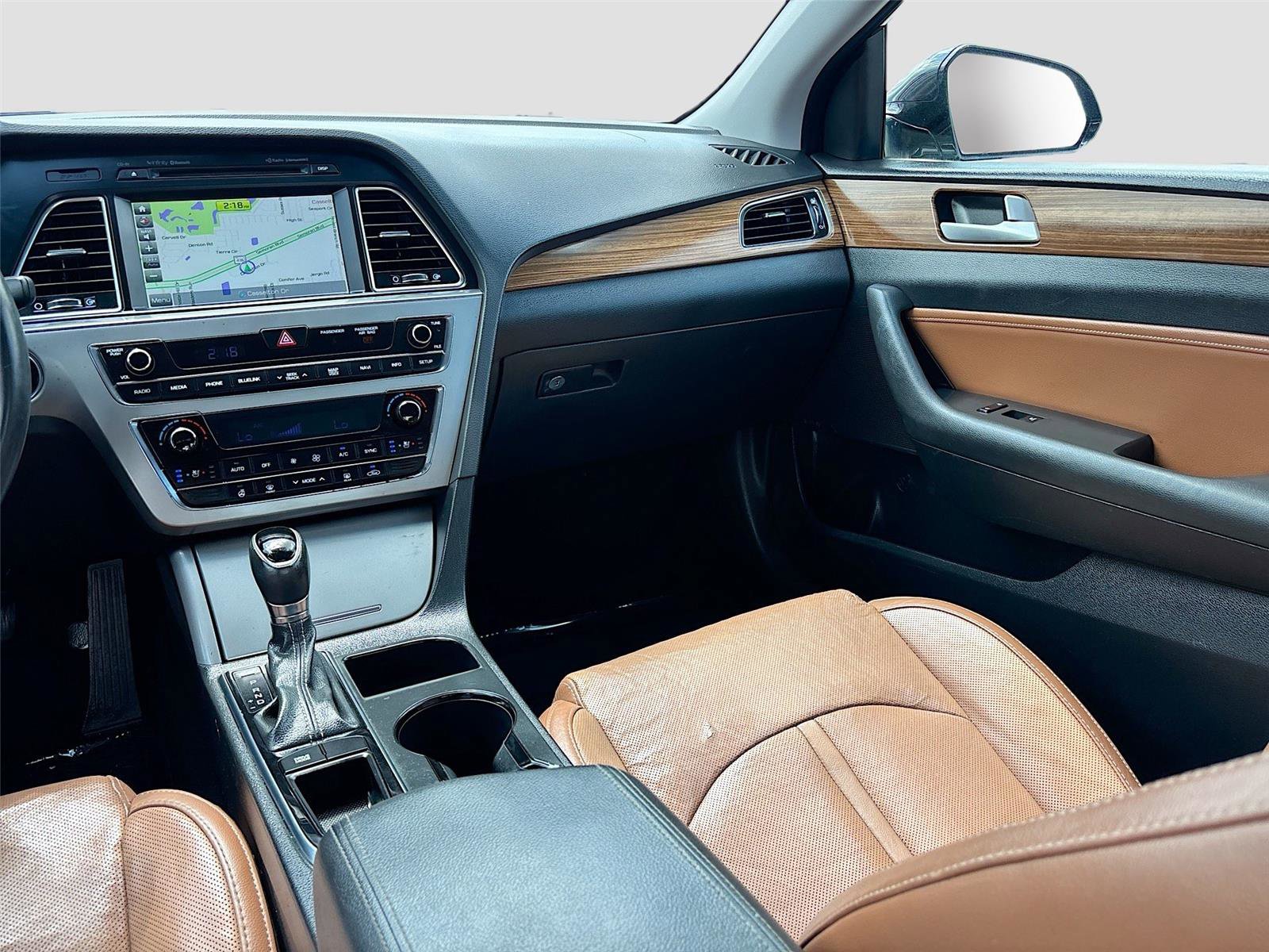 Used 2015 Hyundai Sonata Limited w/ Option Group 05 FWD image 25