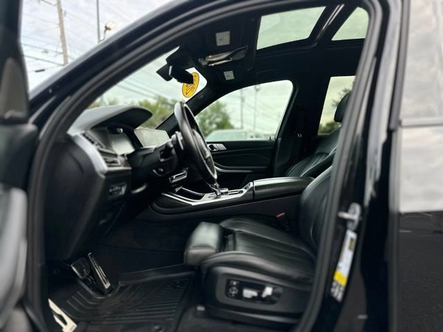 Used 2022 BMW X7 xDrive40i w/ M Sport Package AWD/4WD image 12