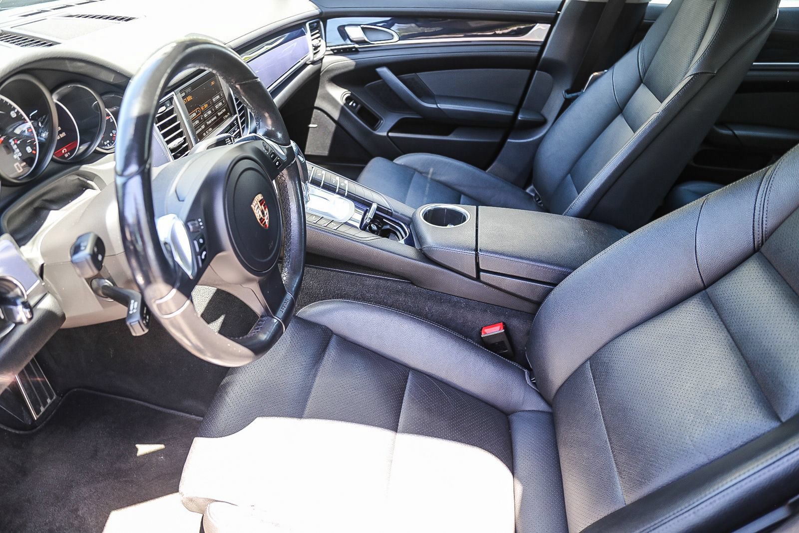 Used 2012 Porsche Panamera 4 image 5